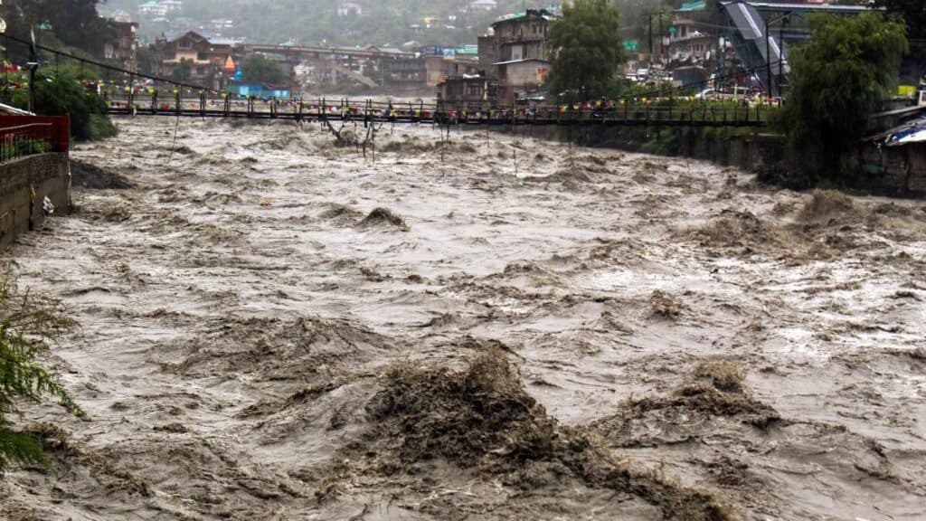 J&K Flash Floods: Rivers Swell after incessant rainfall.